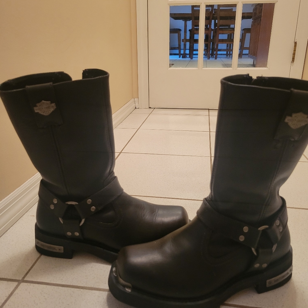 Harley Davidson Men's size 9.5 square toe boot